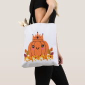 Pumpkin Queen | Fall-ästhetisches Halloween-Shirt Tasche (Von Nahem)