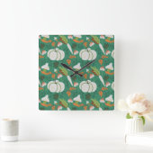Pumpkin seamless pattern carrots and mushrooms quadratische wanduhr (Zuhause)