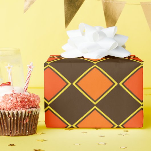 Pumpkin Spice Harlequin Pattern Geschenkpapier (Geburtstagsparty)