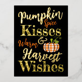 Pumpkin Spice Kisses Folien Feiertagspostkarte (Vorderseite)
