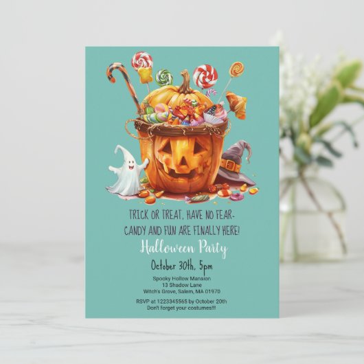 Pumpkin-Süßigkeiten Niedlich Ghost-Halloween-Party Einladung (Stehend Vorderseite)