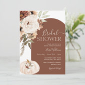 Pumpkin Terracotta Arch Floral Boho Brautparty Einladung (Stehend Vorderseite)