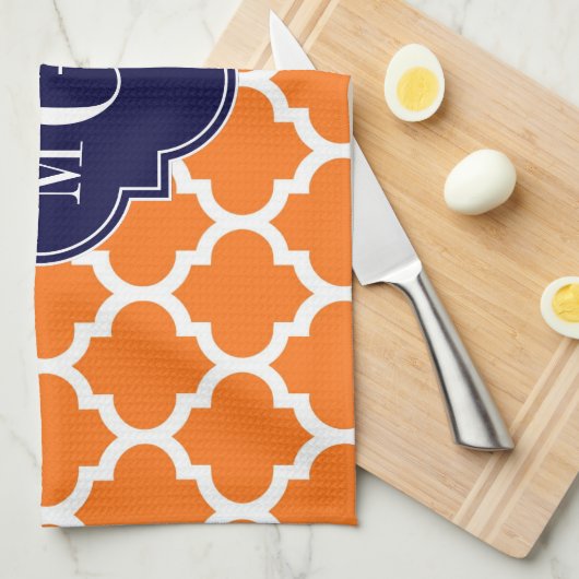 Pumpkin White Marokcan #5 Navy 3 Initial Monogram Handtuch (Viertel Falte)