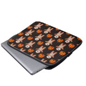 Pumpkins and Skeleton Gingerbread Halloween Design Laptopschutzhülle (Vorne Knopf)