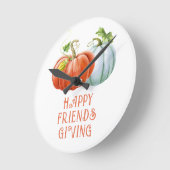 Pumpkins Happy Friendsgiving brennender orangefarb Runde Wanduhr (Winkel)