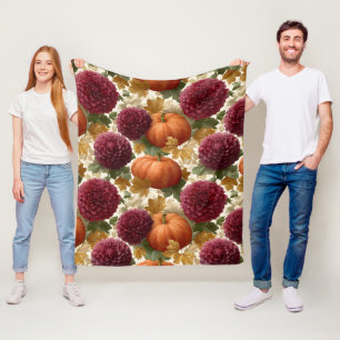 Pumpkins und burgundische Herbstblüten Fleecedecke