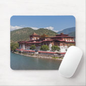 Punakha Dzong in Bhutan Mousepad (Mit Mouse)