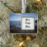 Punalu'u Black Sand Beach Hawaii Rahmen-Ornament Silber<br><div class="desc">Genießen Sie diesen Gedenkschmuck mit Ihrem besonderen Foto,  um sich an Ihren Besuch der schwarzen Sandstrände von Punalu'u auf Hawaii zu erinnern! Dieses Foto wurde 2012 dort aufgenommen! 🌊 🌊 🌊 → © HawaiiSands Designs 📷 Tag #ShopHawaiiSands online Werbebotschaft direkt für jede Anpassung an dieses Design!</div>