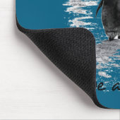 Punch Baby Monkey trifft nihilistischen Pinguin e Mousepad (Ecke)