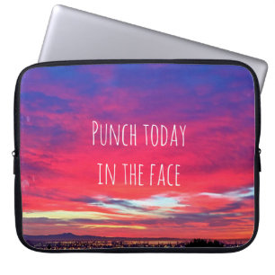 Punch heute im angesagten Pink Blue Sunset Foto Laptopschutzhülle