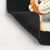 Punchkung der Affe hält Plüschfreund-Meme Mousepad (Ecke)
