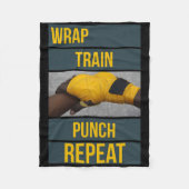 Punchy Graphics Wrap Train Punch Repeat, Boxing Ki Fleecedecke (Vorderseite)