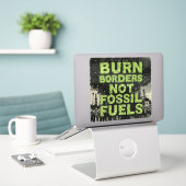 Punk Ecology Flyer - 'Brennen Grenzen, nicht Fossi Aufkleber (Laptop auf Schreibtisch)