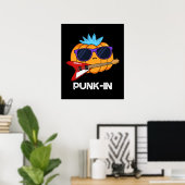 PUnk-in Funny Punk Rock Pumpkin Pun Dark BG Poster (Heimbüro)