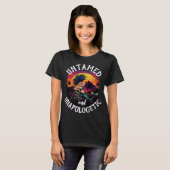 Punk Mermaid at Sunset – Bold Tropical Retro Illus T-Shirt (Vorne ganz)