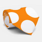 Punkte auf Orange Krawatte (Gerollt)