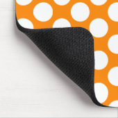 Punkte auf Orange Mousepad (Ecke)