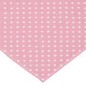 Punkte auf Rosa Tischdecke (Schrägansicht)