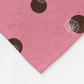 Punkte mit Blume auf rosa Hintergrund Fleecedecke (Ecke)