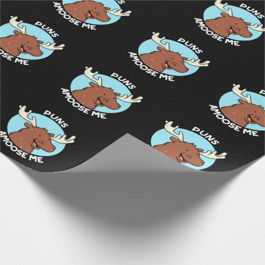 Puns Amoose Me Funny Moose Pun Dark BG Geschenkpapier (Ecke)