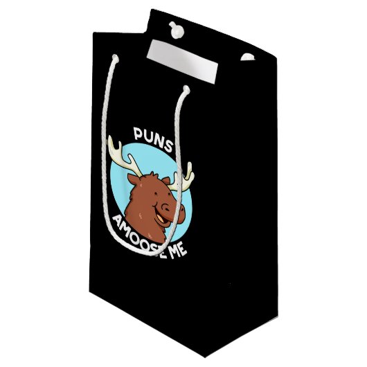 Puns Amoose Me Funny Moose Pun Dark BG Kleine Geschenktüte (Vorderseite Schrägansicht)