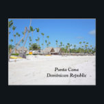Punta Cana, Dominikanische Republik Postkarte<br><div class="desc">Palmen, Grashütten und weißer Sand am Strand von Punta Cana in der Dominikanischen Republik</div>