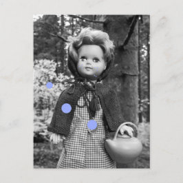 Puppe im Märchenwald Postkarte