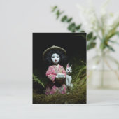 Puppe im moosigen Wald Postkarte (Stehend Vorderseite)