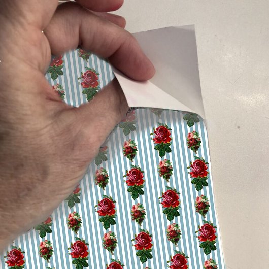 Puppenhaus-Tapete mit kleinen Streifen und Rose Aufkleber