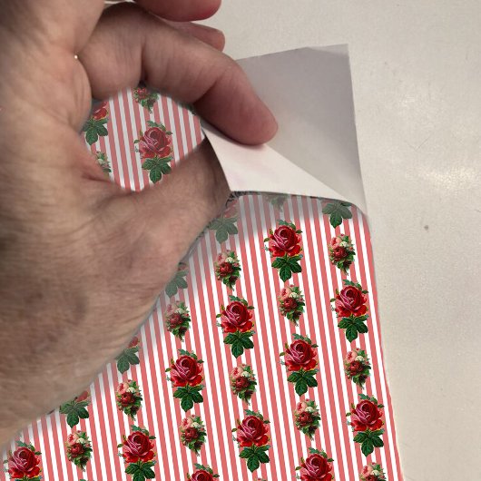 Puppenhaus-Tapete mit kleinen Streifen und Rose Aufkleber