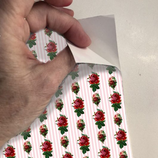 Puppenhaus-Tapete mit kleinen Streifen und Rose Aufkleber