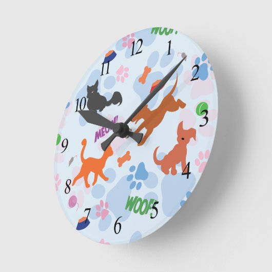 Puppies and Kittens Runde Wanduhr (Winkel)