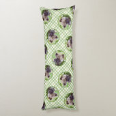 Puppy in the Garden Original Kunst Seitenschläferkissen (Rückseite (Vertikal))