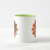 Puppy-Liebe-Peeking aus einer Blume Tasse (Zentrum)