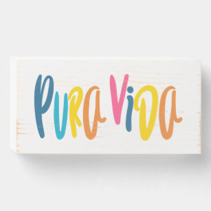Pura Vida farbige Buchstaben Costa Rica Holzkisten Schild