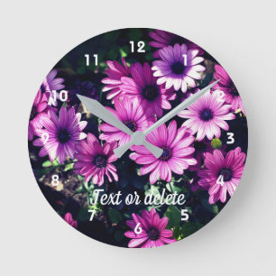 Purple African Daisy Flowers Personalized Runde Wanduhr