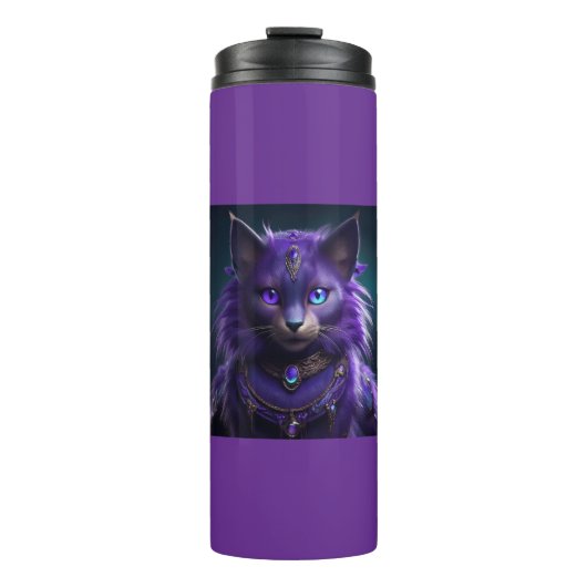 Purple Alien Space Cat Wearing Jeweled Armor Thermosbecher (Vorderseite)