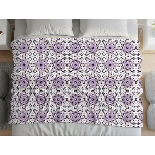 Purple and black geometric pattern fleecedecke