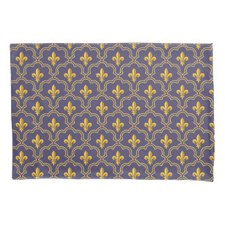 Purple and gold fleur-de-lys quatrefoil pattern kissenbezug