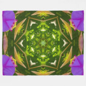 PURPLE AND GREEN ABSTRACT DRAWING. SAMER BRASIL. 4 FLEECEDECKE (Vorderseite (Horizontal))