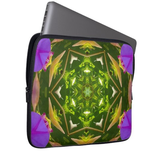 PURPLE AND GREEN ABSTRACT DRAWING. SAMER BRASIL. 4 LAPTOPSCHUTZHÜLLE (Vorne Rechts)