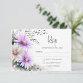 Purple and White Daisies Wedding RSVP Karte (Stehend Vorderseite)