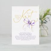 Purple Bow She's Tying The Knot Bridal Shower Folieneinladung (Stehend vorne)