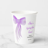 Purple Bow She's Tying the Knot Bridal Shower  Pappbecher (Rückseite)