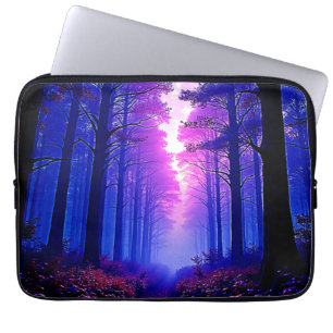 Purple Dämmerungswälder: Surrealistische Kunst Laptopschutzhülle