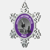Purple Drill Team Photo High School Dancer Schneeflocken Zinn-Ornament (Rechts)