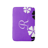 Purple Floral Monogrammed Plush Badematte (Vorderseite Vertikal)