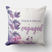 Purple Floral Personalized Engagement Throw Pillow Kissen (Vorderseite)