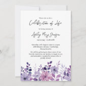 Purple Flower Celebration of Life Photo Funeral Einladung (Rückseite)