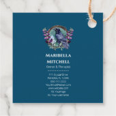 Purple Flowers Celestial Raven Crystals Wreath Geschenkanhänger (Rückseite)